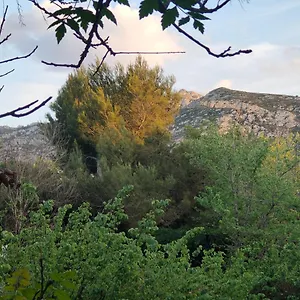marseille-au-pied-des-calanques-plages-6-min.fr-provencehotel.com/
