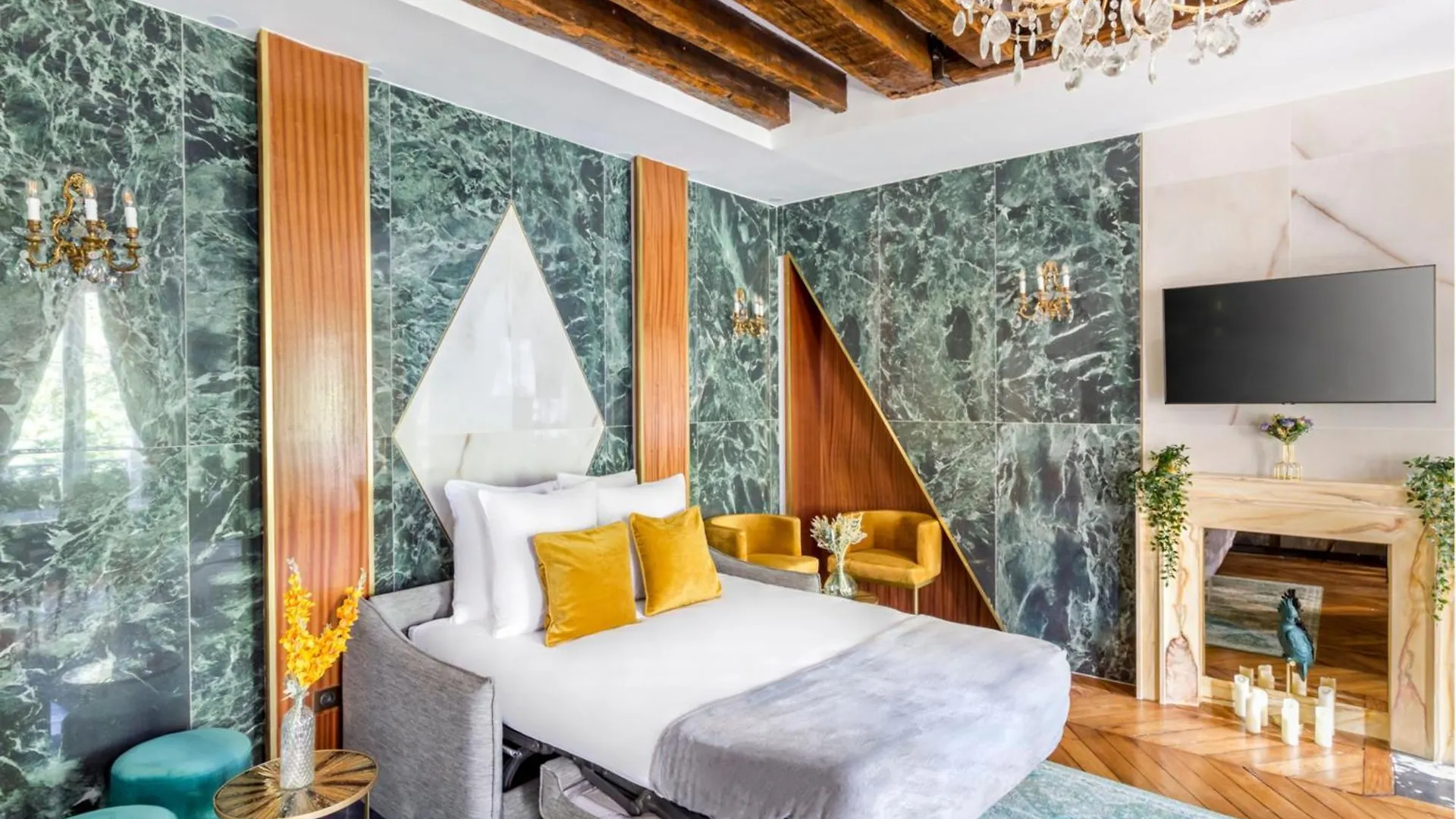 Luxury 3 bedrooms 3 bathrooms apartment in Le Marais Paris