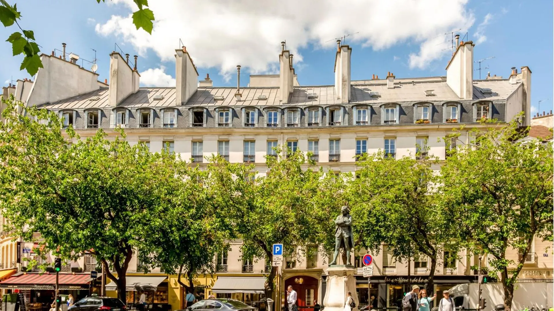 Luxury 3 bedrooms 3 bathrooms apartment in Le Marais Paris
