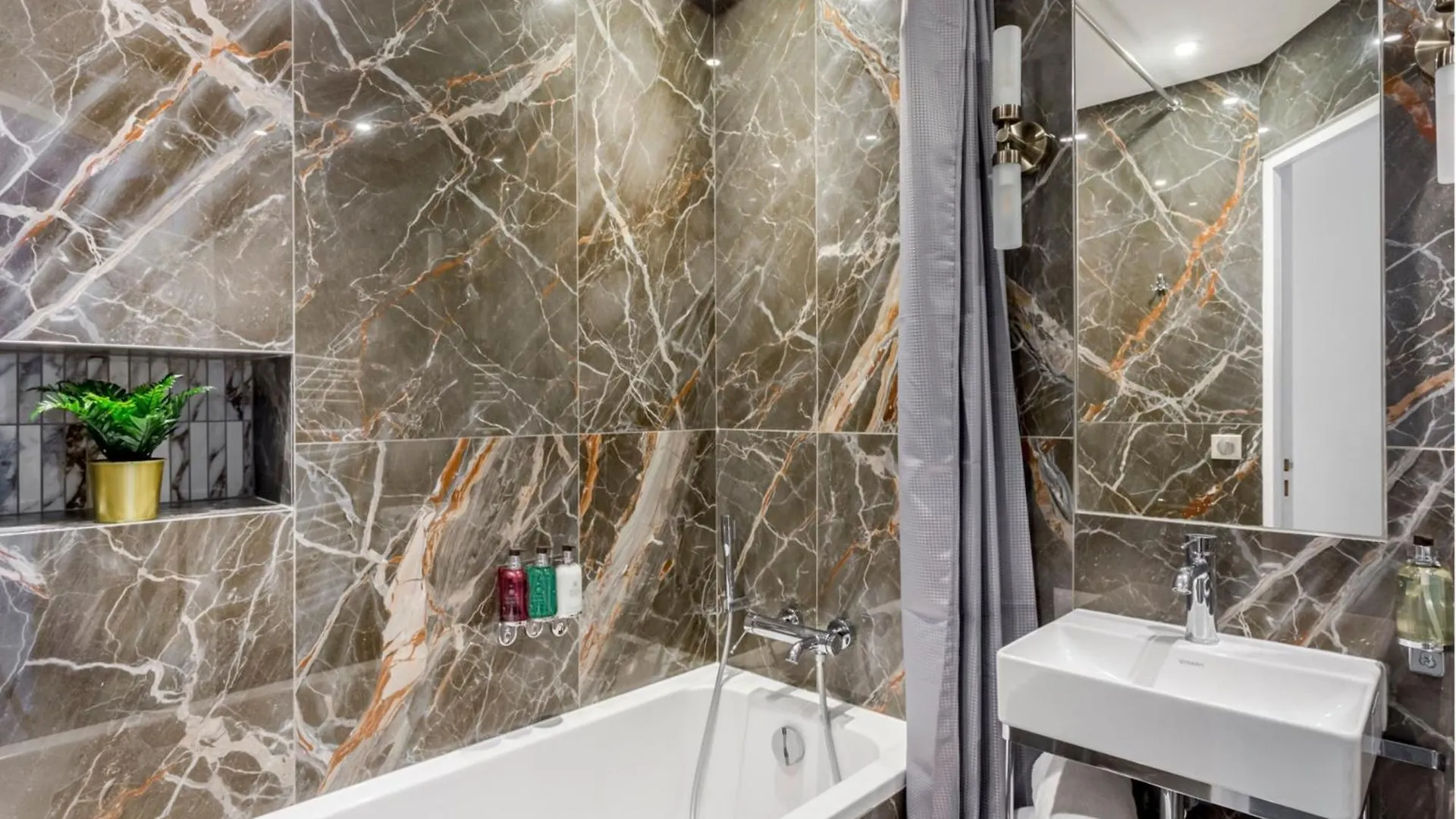 Luxury 3 bedrooms 3 bathrooms apartment in Le Marais Paris France