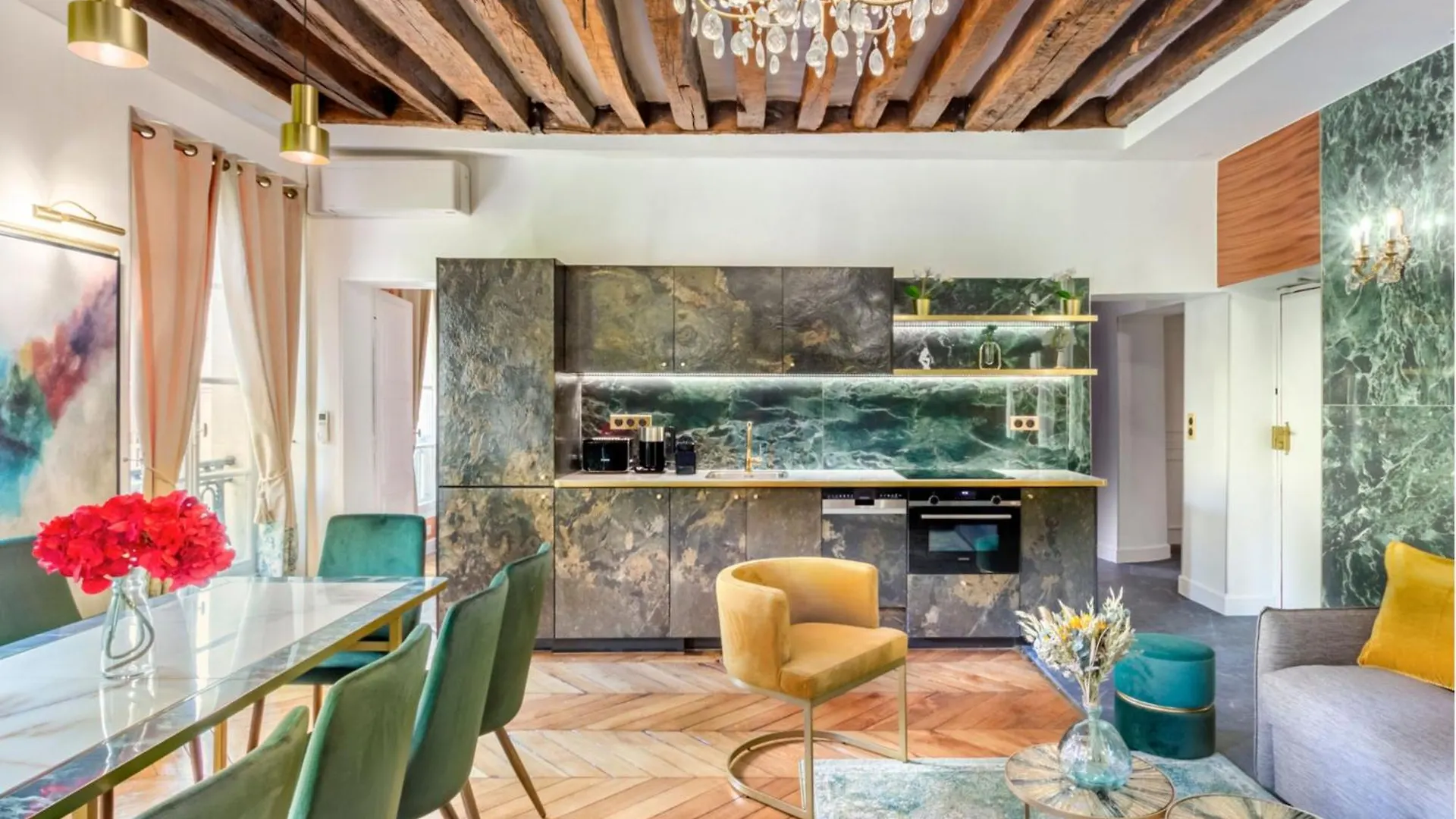 Luxury 3 bedrooms 3 bathrooms apartment in Le Marais Paris